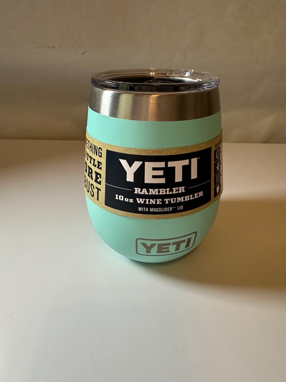 YETI RAMBLER® 10 OZ WINE TUMBLER WITH MAGSLIDER™ LID - New with tags